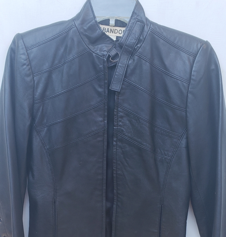 Nice leather jacket- size xs but it's pretty big l